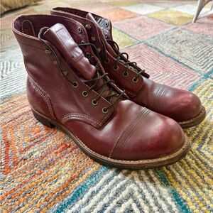 Red Wing Iron Ranger boots. 10.5 Oxblood 8119